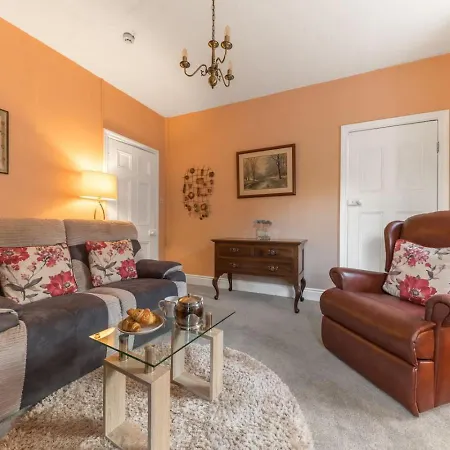 Georgian With Hot Tub