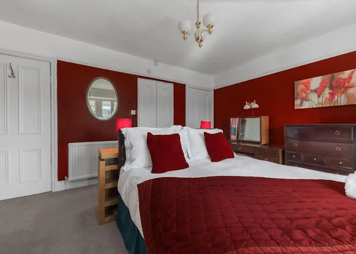 Georgian With Hot Tub