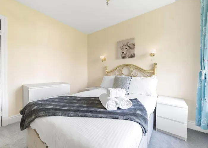 بيت للعطل Georgian With Hot Tub *